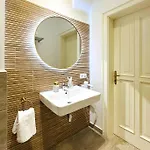 Romana With Terrace & Private Entrance Apartman