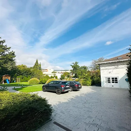 Апартаменты Romana With Terrace & Private Entrance Баден