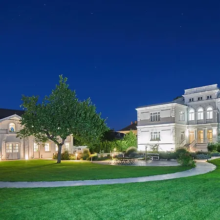 Апартаменты Romana With Terrace & Private Entrance Баден