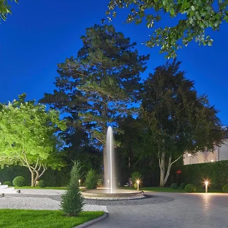 Romana With Terrace & Private Entrance 아파트