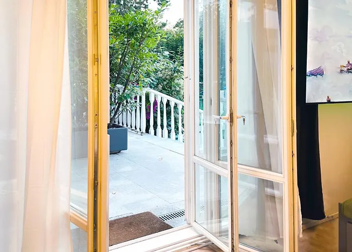 Romana With Terrace & Private Entrance